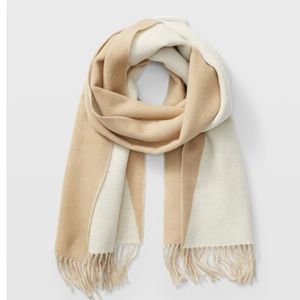 NWOT club Monaco 100% wool thisbee scarf